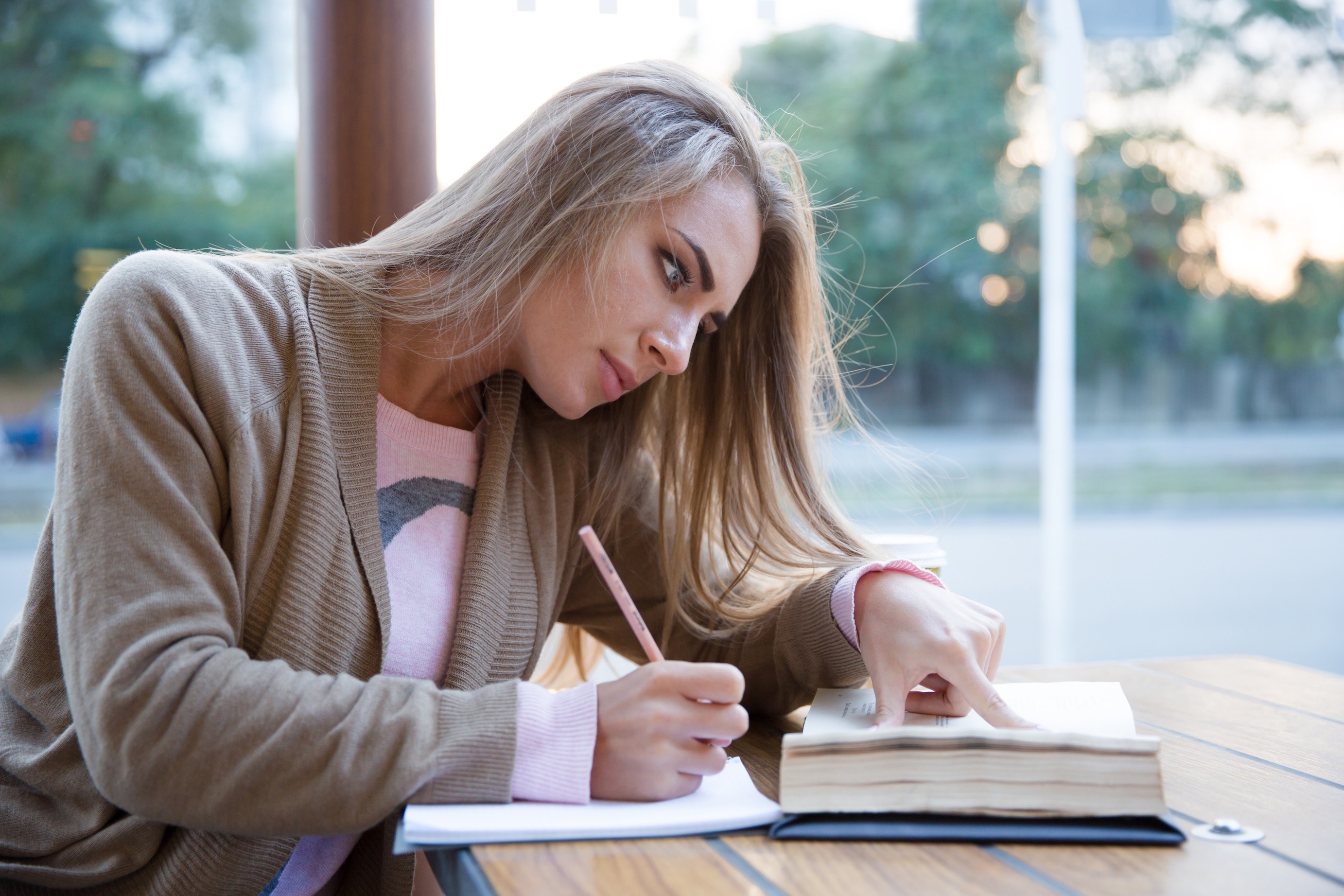 girl-studying